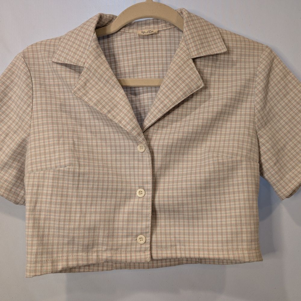 Brandy Melville Tan, blue and‎ White Plaid Cropped Button-Up Top OS
